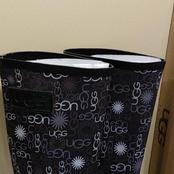 Ugg Rain Boots - Picture 3 of 16